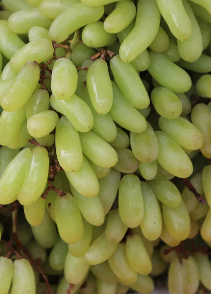 Świeże Zielone Winogrona Dojrzałe Zielone Winogrona Sklepie — Zdjęcie stockowe