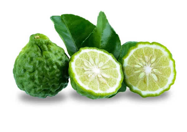 kırpma yolu ile beyaz arka plan üzerinde izole yaprak taze bergamot meyve