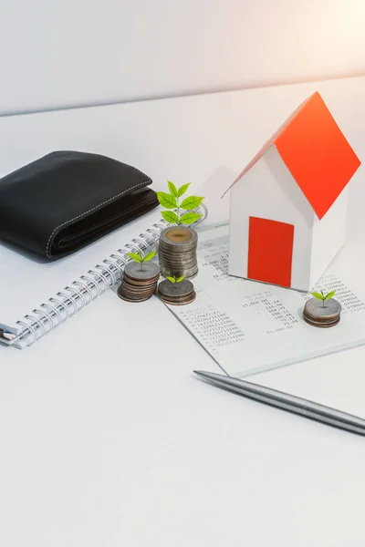 Libreta Ahorros Estado Financiero Modelo Casa Papel Monedas Con Pequeño — Foto de Stock