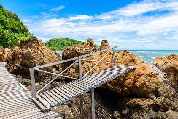 Trätrottoar Klippkust Och Vit Sand Strand Med Blå Havet Kohkham — Stockfoto