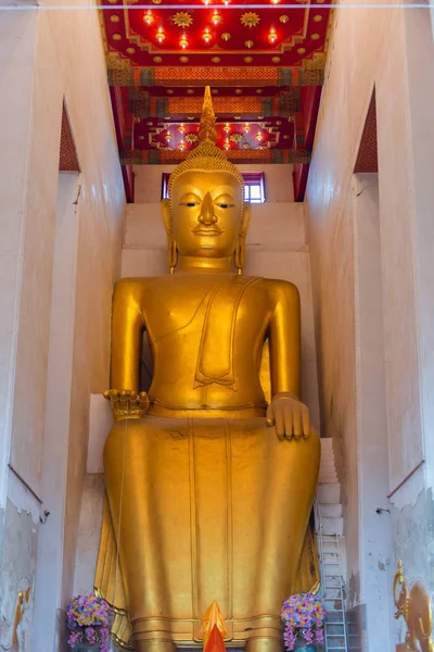 Gran Buddha Luang Pho Estatua Templo Wat Lelai Worawihan Hito —  Fotos de Stock