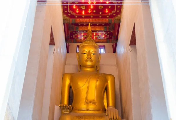 Gran Buddha Luang Pho Estatua Templo Wat Lelai Worawihan Hito —  Fotos de Stock