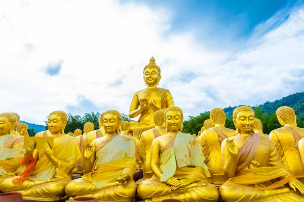 Grande Estátua Buda Dourada Entre Pequena Estátua Buda 250 Parque — Fotografia de Stock