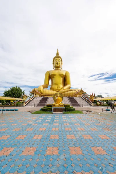 Paisaje Gran Estatua Buda Oro Templo Wat Muang Hito Provincia —  Fotos de Stock