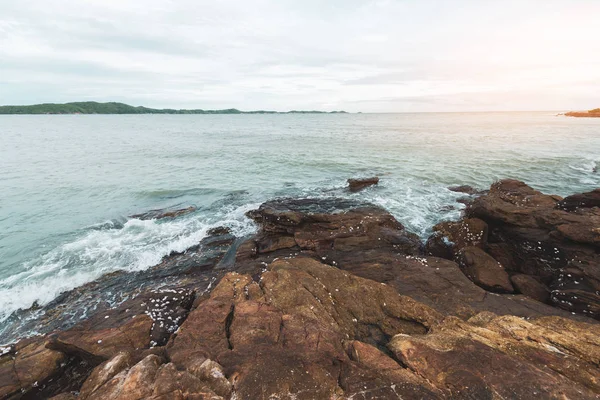 Rotsachtige Kust Khao Laem Samet National Park Rayong Thailand Zonsondergang — Stockfoto