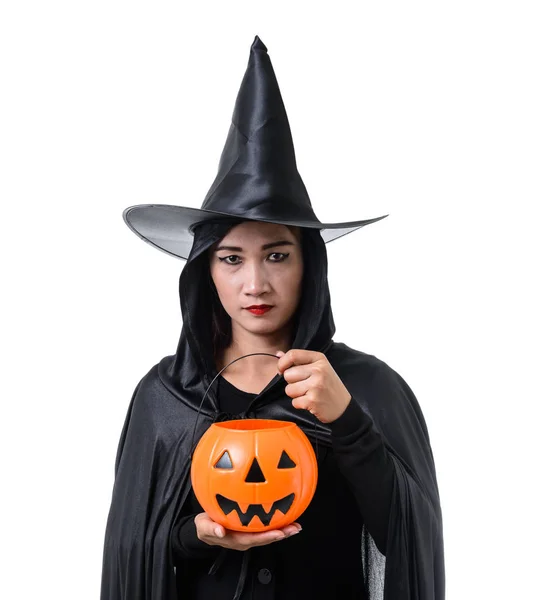 Portrét Ženy Černých Scary Halloween Kostým Stojící Kloboukem Drží Dýně — Stock fotografie