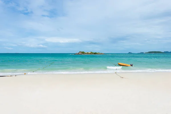 Praia Areia Branca Com Mar Azul Koh Samaesarn Sattahip Chonburi — Fotografia de Stock