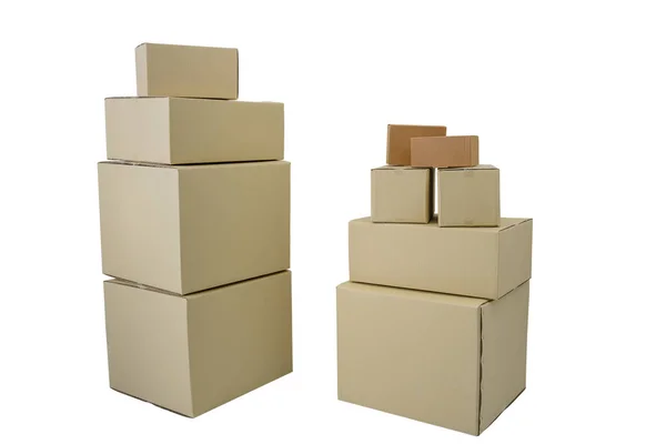 Cajas Cartón Diferentes Tamaños Cajas Apiladas Aisladas Sobre Fondo Blanco — Foto de Stock