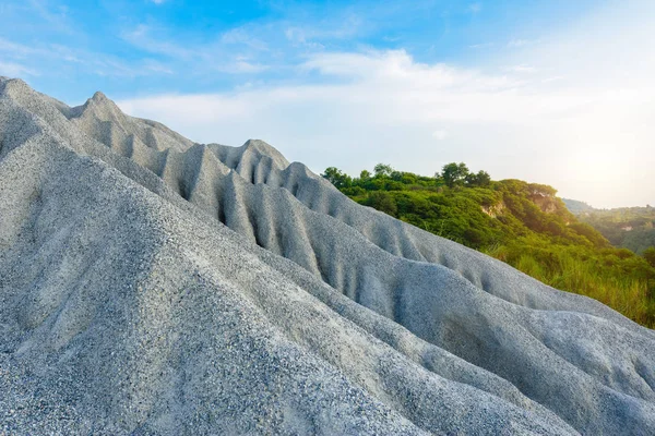 Una Montaña Rocosa Pila Piedra Blanca Fina Que Fue Extraída — Foto de Stock