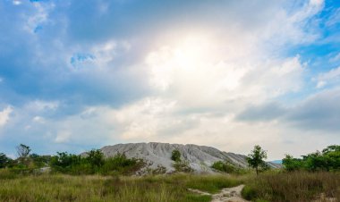 Bir kayalık dağ ya da 