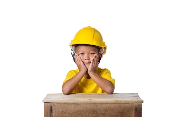 亚洲儿童戴着安全帽 微笑隔离在白色背景与剪裁路径 儿童和教育理念 — 图库照片