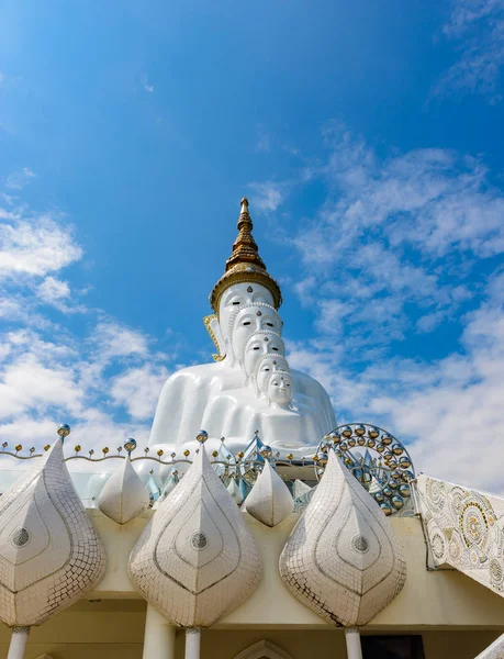 Büyük Beyaz Beş Buda Heykeli Phetchabun Tayland Wat Phra Pha — Stok fotoğraf
