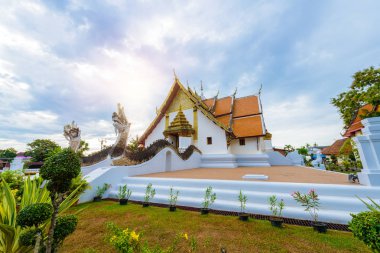 Wat Phumin, Muang Bölgesi, Nan Eyaleti, Tayland. halka açık bir yerde, sabah mavi gökyüzü ile en ünlü Tapınağı