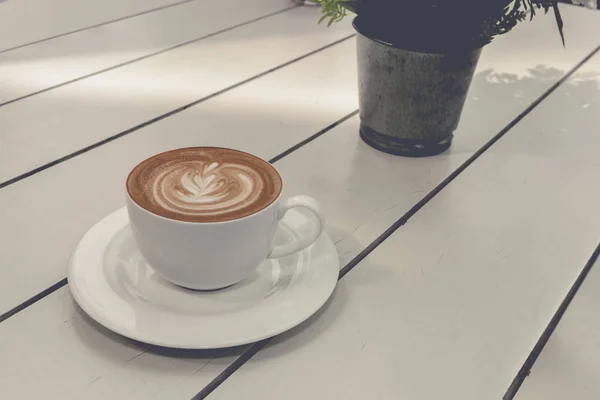 Café Arte Latte Resultando Padrão Design Superfície Latte Copo Branco — Fotografia de Stock
