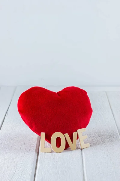 Fond Saint Valentin Avec Forme Coeur Rouge Lettres Bois Mot — Photo