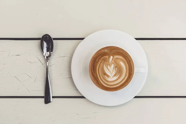 Felülnézet Latte Art Kávé Mintázatot Eredményez Vagy Tervezési Felületén Fehér — Stock Fotó