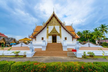 Wat Phumin, Muang Bölgesi, Nan Eyaleti, Tayland. halka açık bir yerde, sabah mavi gökyüzü ile en ünlü Tapınağı