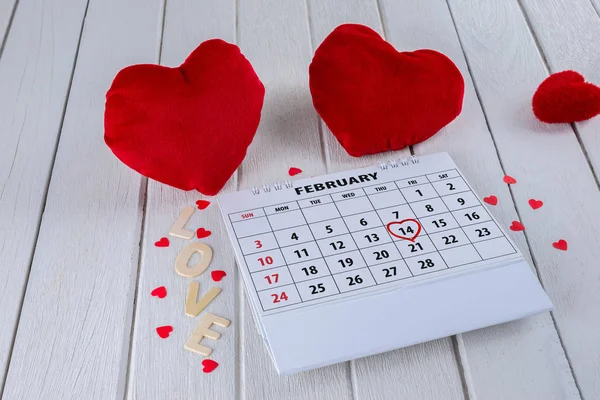 Stránka Kalendář Červenou Rukou Psané Srdce Zvýraznění Února Svatého Valentýna — Stock fotografie