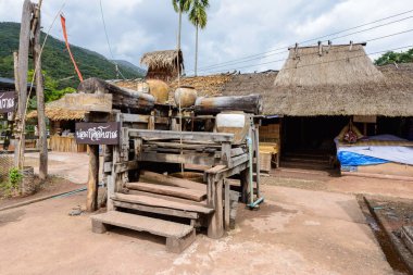 Eski gölet su tuz, geleneksel kaya tuzu yapma Boklua District, Nan Eyaleti, Tayland