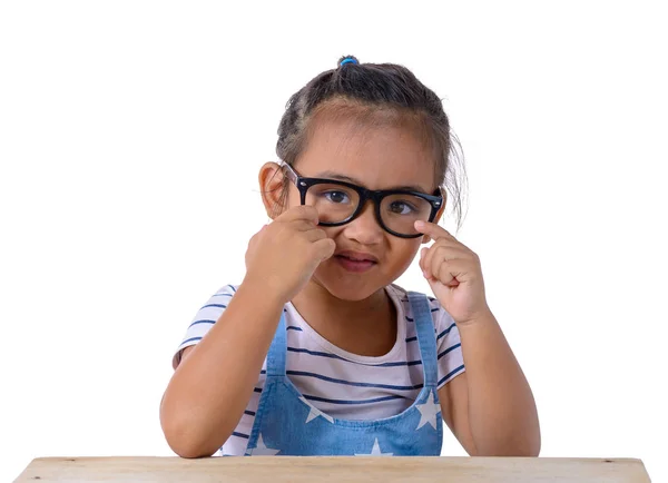 Retrato de feliz pouco asiático menina um no branco fundo — Fotografia de Stock