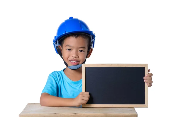 Niños asiáticos con casco de seguridad y sonriendo con pizarra —  Fotos de Stock