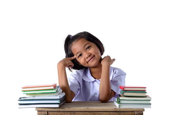 Portréja mosolygó kis tanuló ázsiai lány sok könyvet ED — Stock Fotó