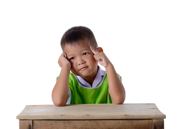 Porträtt av asiatiska pojke i skoluniform isolerad på vita bakgr — Stockfoto