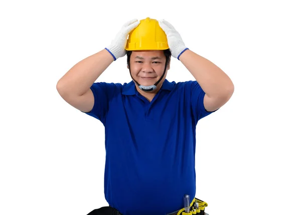 Byggarbetare i blå skjorta med skyddshandskar, h — Stockfoto