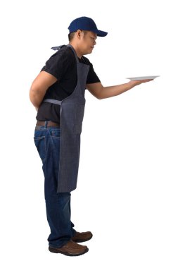 boş tabak beyaz arka plan üzerinde izole tutan garson