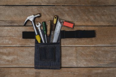 Eski enstrümanlar yapıcı veya tadilat inşa ve tamir h