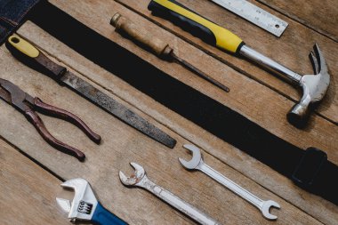 Eski enstrümanlar yapıcı veya tadilat inşa ve tamir h