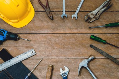 Eski enstrümanlar yapıcı veya tadilat inşa ve tamir h