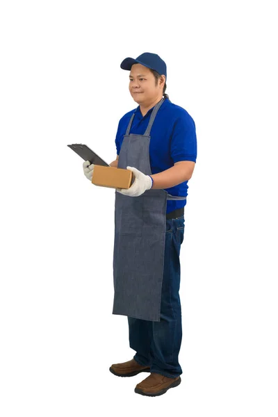 Pria pengiriman asia yang bekerja di kemeja biru dengan celemek dan pelindung — Stok Foto
