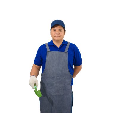 Apron ve koruyucu eldiven ile mavi gömlek Asyalı işçi adam 