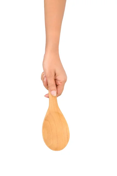 Asiática hembra manos están sosteniendo cucharón de madera aislado en blanco — Foto de Stock