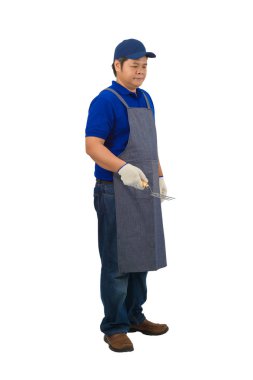 Apron ve koruyucu eldiven ile mavi gömlek Asyalı işçi adam 
