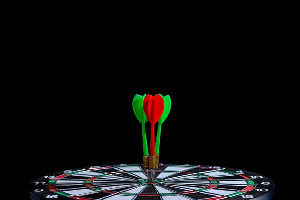 Red Green Dart Arrow Hitting Target Center Dart Board Isolated — Stock Photo, Image
