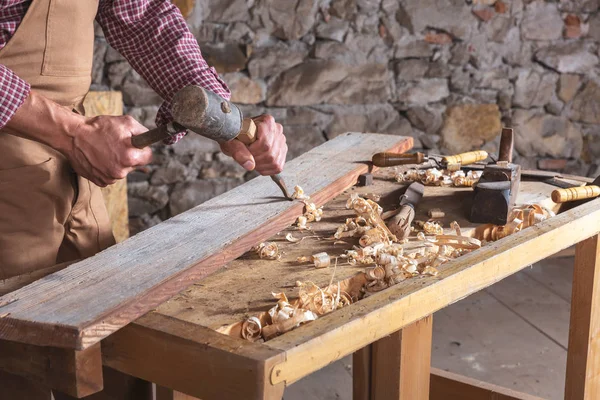 Adult Male Woodworker Wearing Plaid Shirt Overalls Using Chisel Mallet — Stock Photo, Image