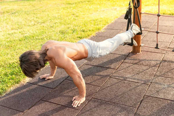 Full Length Strong Unrecognizable Young Man Exercising Push Ups Legs — Stock Photo, Image