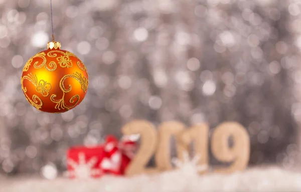Nieuwjaar Inscriptie 2019 Met Een Sneeuw Achtergrond Heldere Gele Kerst — Stockfoto