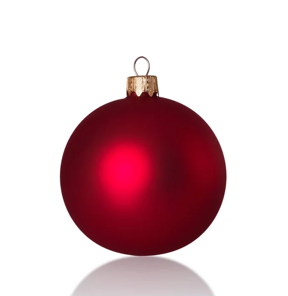 Leuchtend Schöne Rote Weihnachts Und Neujahrsball Isoliert Auf Weißem Hintergrund — Stockfoto