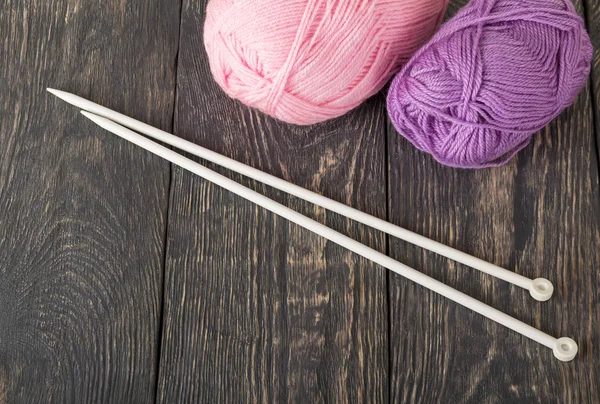 Bright Blue Pink Balls Knitting Knitting Needles Dark Wooden Boards — Stock Photo, Image