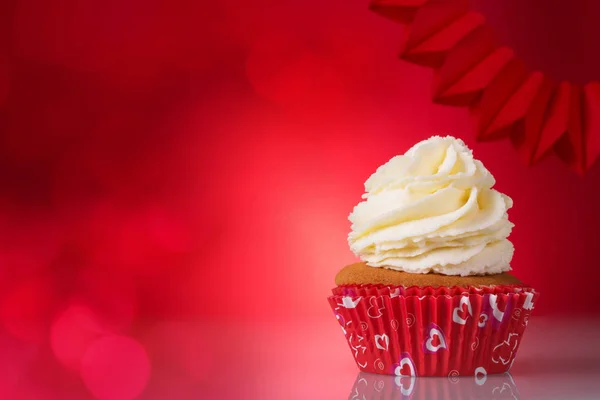 Gelukkige Valentijnskaarten Dag Heerlijke Vanille Cupcake Met Boter Crème Een — Stockfoto