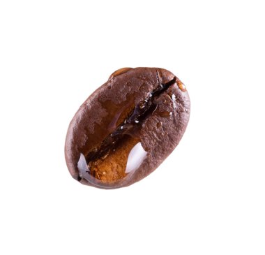Flavorful orta kızartma kahve çekirdeği beyaz arka plan üzerinde izole içecek bir damla ile