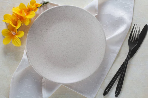 Feestelijke tafel instelling. Luxe keuken. Bovenaanzicht — Stockfoto