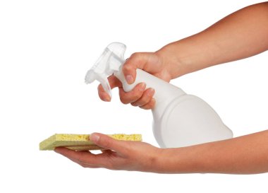 Kadın elleri dökülmesi beyaz izole sarı sünger temizlemek için anlamına gelir