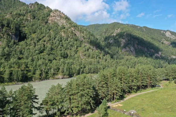 Altay Cumhuriyeti dağları, Kemal ilçesi, yaz ayı Ağustos, akşam