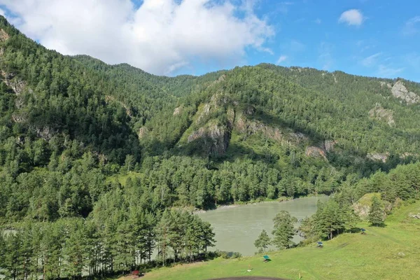 Altay Cumhuriyeti dağları, Kemal ilçesi, yaz ayı Ağustos, akşam
