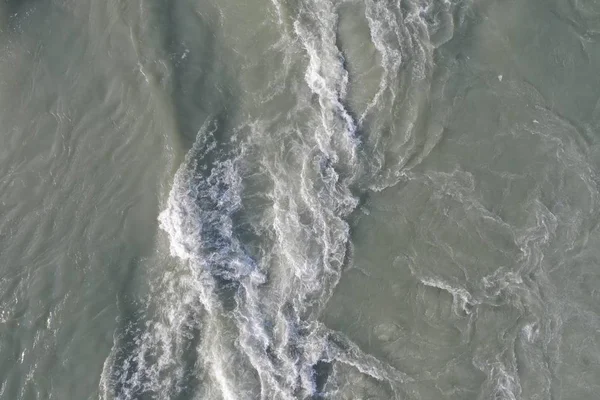 Katun Nehri üzerinde Elandinsky rapids, Chemal ilçe, Altay Cumhuriyeti, yaz ayı Ağustos, akşam