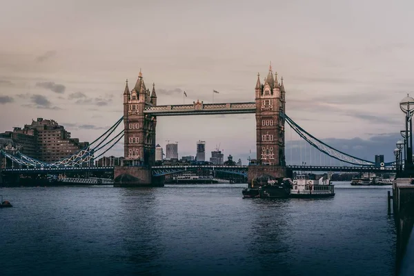 Belle prise de vue de Tower Bridge à Londres — Photo